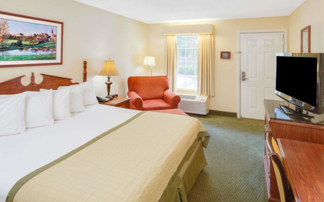 Baymont by Wyndham Ozark in Ozark, United States of America from 93$, photos, reviews - zenhotels.com guestroom