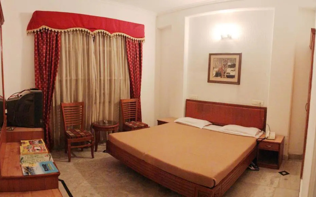Hotel Woodland
