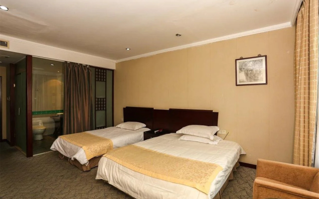 Golden Bridge Holiday Hotel