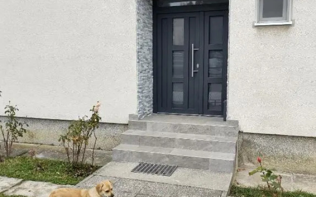 Happy Apartment