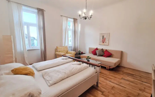 Modern 2BR Apt Long Stays Sleeps 5