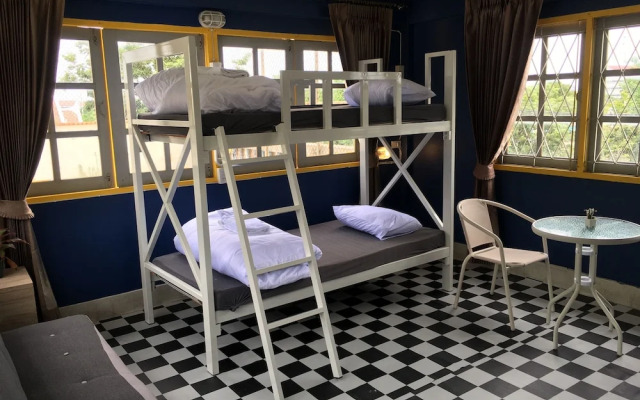 Core Khiri Hostel