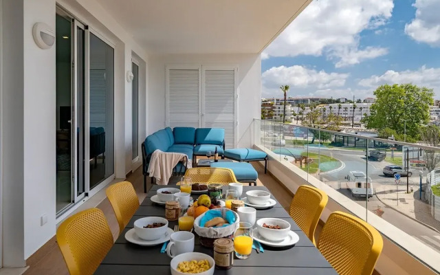 Lagos Marina View 1 With Pool by Homing