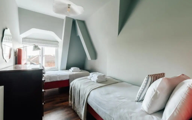 Redland Suites - Apartment 7