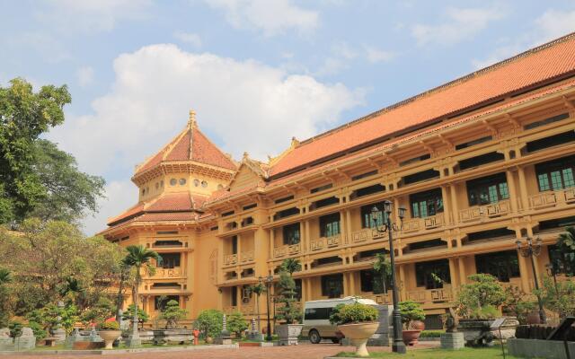 Отель Hoan Kiem Hostel Hanoi Вьетнам, Ханой - отзывы, цены и фото номеров - забронировать отель Hoan Kiem Hostel Hanoi онлайн вид на фасад