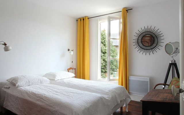 Countryside Holiday Home in Poil With Private Garden