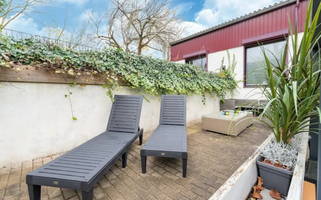 Luxury Apartment in Schin op Geul with Hot Tub & Sauna