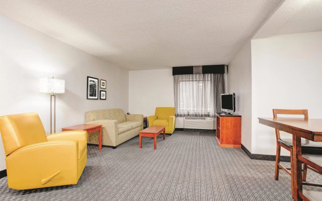 La Quinta Inn & Suites by Wyndham Atlanta Roswell