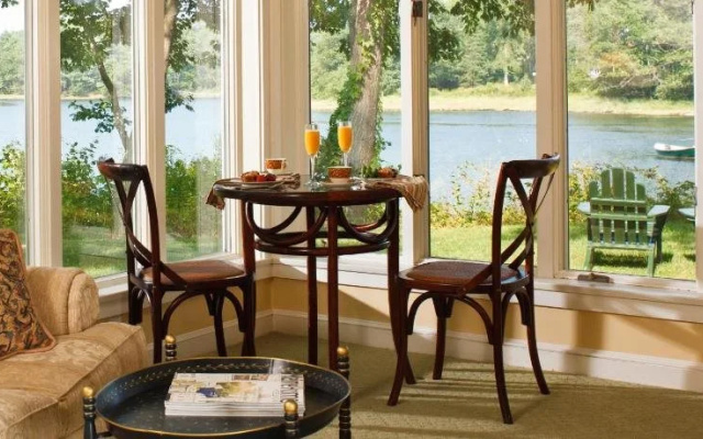 Bufflehead Cove Inn