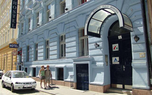 Marco Polo Top Hostel вид на фасад