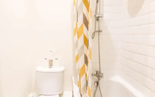 Right by Oval Station - 2 bed Flat Free Wifi