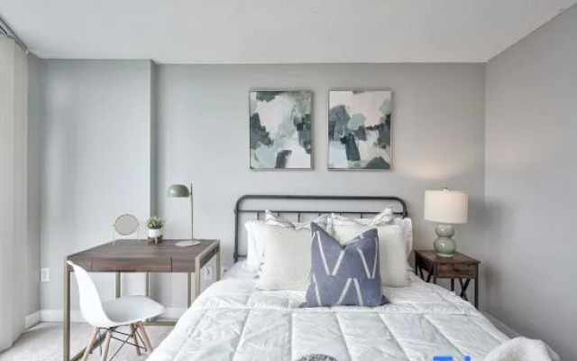 Stylish Downtown 1BR-Free Parking-Walk to CN Tower