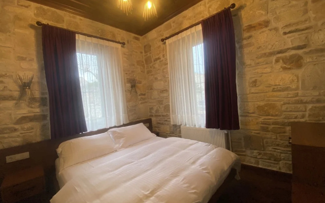 Dionysos 1789 Boutique Hotel