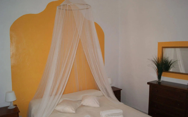 BeeClaire Guest House