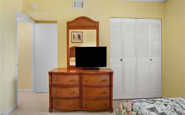 Island Club 1403 - Two Bedroom Condo