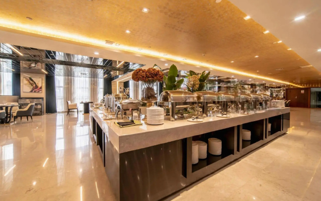 Xinjiang Runjin International Hotel (Kuitun Meimei Park)