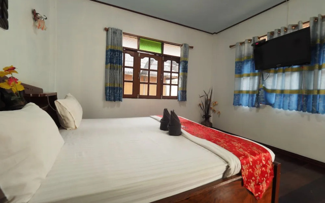 Aromdee Resort