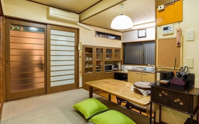 Shibuya House OMURO