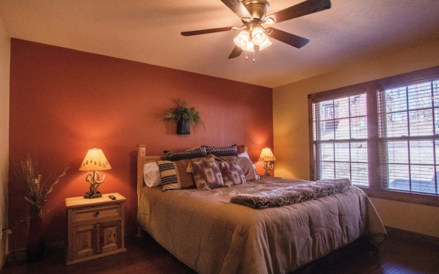Lazy Time Lodge 4 Bedroom Cabin