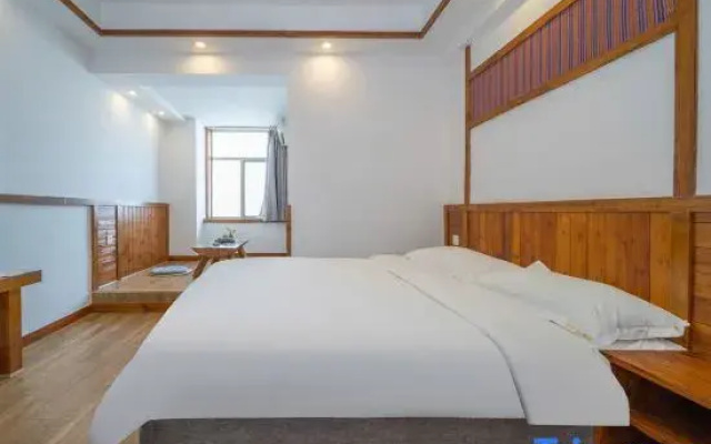 Yilv Yangguang Hotel