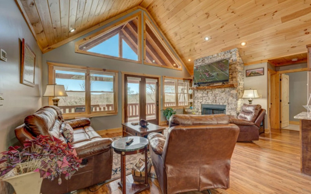 Sun's Cabin by Escape to Blue Ridge