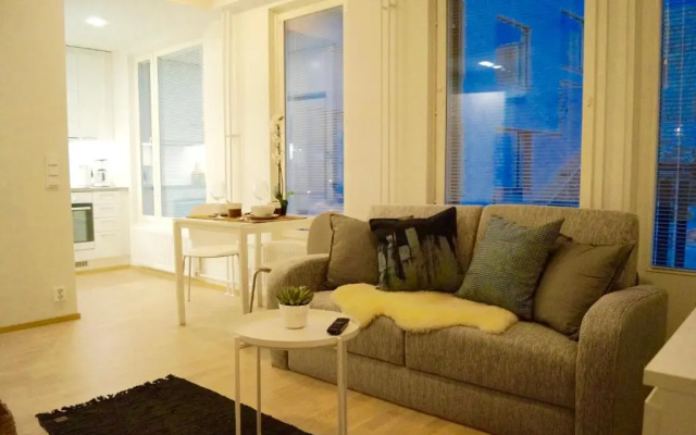 Studio in Trendy Kakola Hill area close to city center