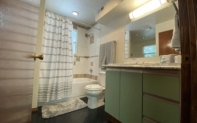 Eviestays Studio Close to OU, Downtown