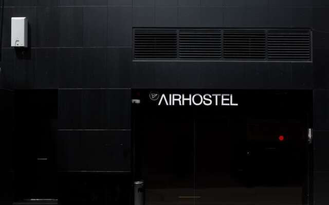 Отель Airhostel Barcelona Aeropuerto Испания, Эль-Прат-де-Льобрегат - 1 отзыв об отеле, цены и фото номеров - забронировать отель Airhostel Barcelona Aeropuerto онлайн вид на фасад