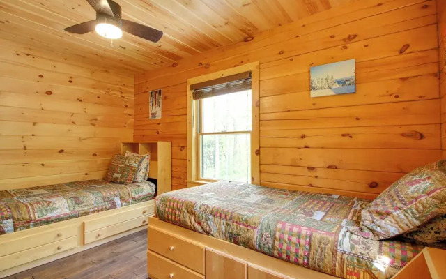 Londonderry Chalet w/ Deck, Fire Pit & Views!