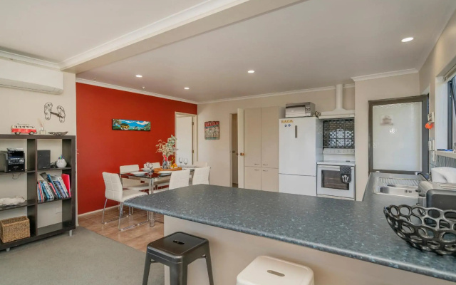 Surf Stay - Whitianga Holiday Home