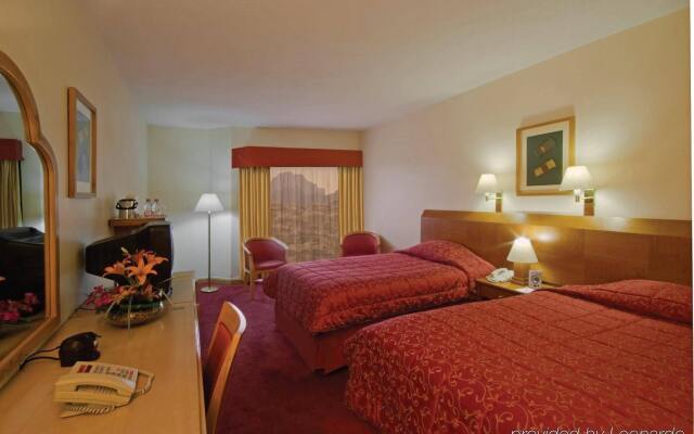Отель Crowne Plaza Resort Petra Иордания, Вади-Муса - отзывы, цены и фото номеров - забронировать отель Crowne Plaza Resort Petra онлайн комната для гостей