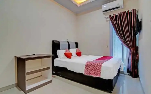 OYO 91269 R&s Living Residence
