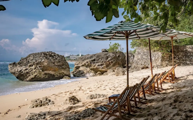Santai by The Korowai Uluwatu