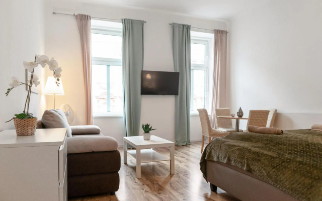 Comfortable 2BR Apt Near Schloss Schönbrunn