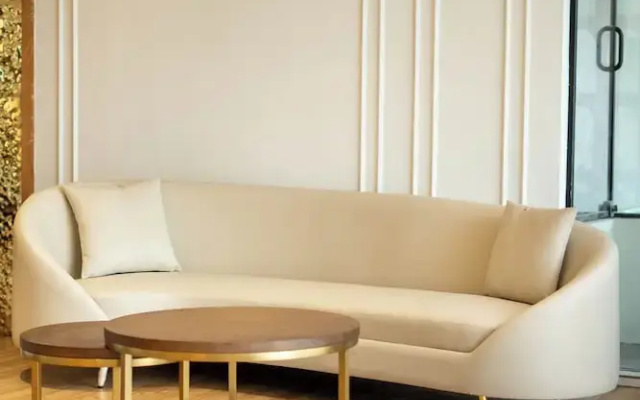 Trunk & Trolley A Luxury Boutique Hotel