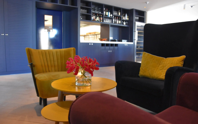 Blue Mansion Hotel