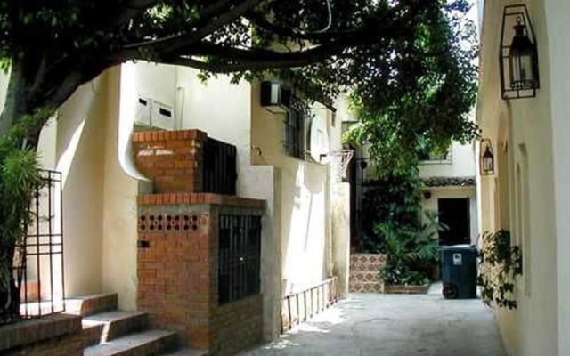Отель Hostal San Fernando Колумбия, Кали - отзывы, цены и фото номеров - забронировать отель Hostal San Fernando онлайн вид на фасад