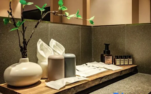 Lailu Minshan Hotel