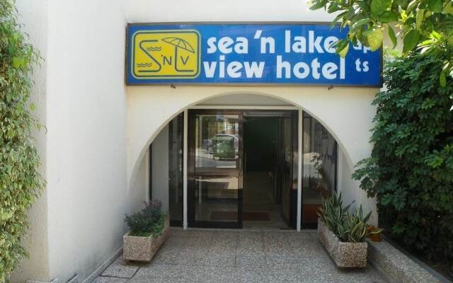 Отель Sea 'n Lake View Hotel Apartments Кипр, Ларнака - 1 отзыв об отеле, цены и фото номеров - забронировать отель Sea 'n Lake View Hotel Apartments онлайн вид на фасад