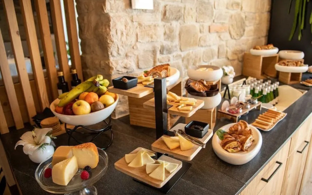 Aura Relais