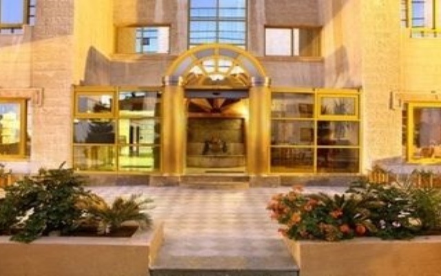 Отель Capri Hotel Suites Иордания, Амман - отзывы, цены и фото номеров - забронировать отель Capri Hotel Suites онлайн вид на фасад