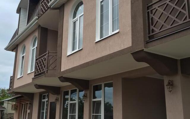 Отель Guest House U Rimmy Адлер вид на фасад