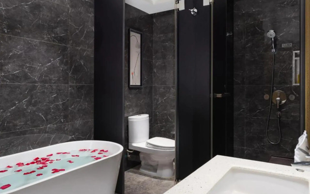 Paco Business Hotel - Longkou West