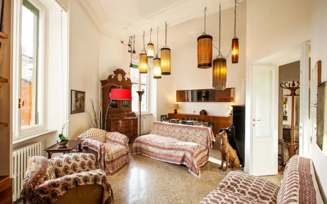 Wanderlust, 3 Bedroom Air Conditioned Apartment in Trastevere