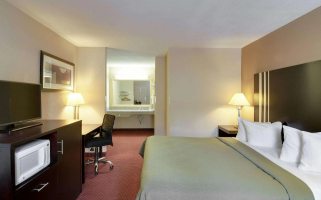 Quality Inn & Suites Clarksville