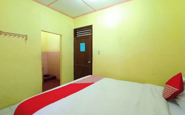 Hotel O Penginapan & Villa Sirait