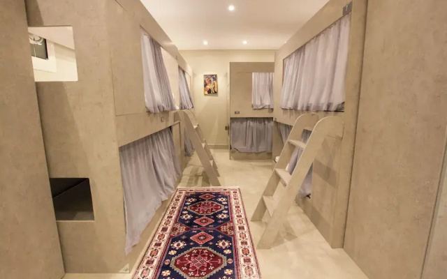 LuxHostel