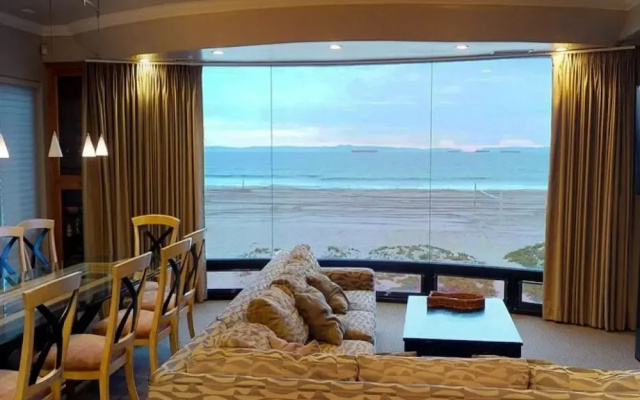 5 Bedroom Beachfront Masterpiece