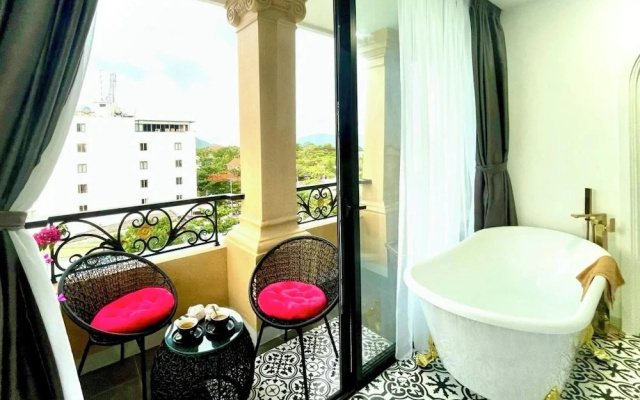 Nereus Hotel