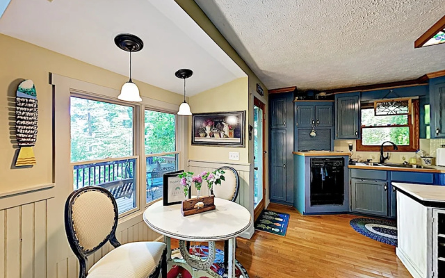 2637 Pisgah Forest - 3 Br Home